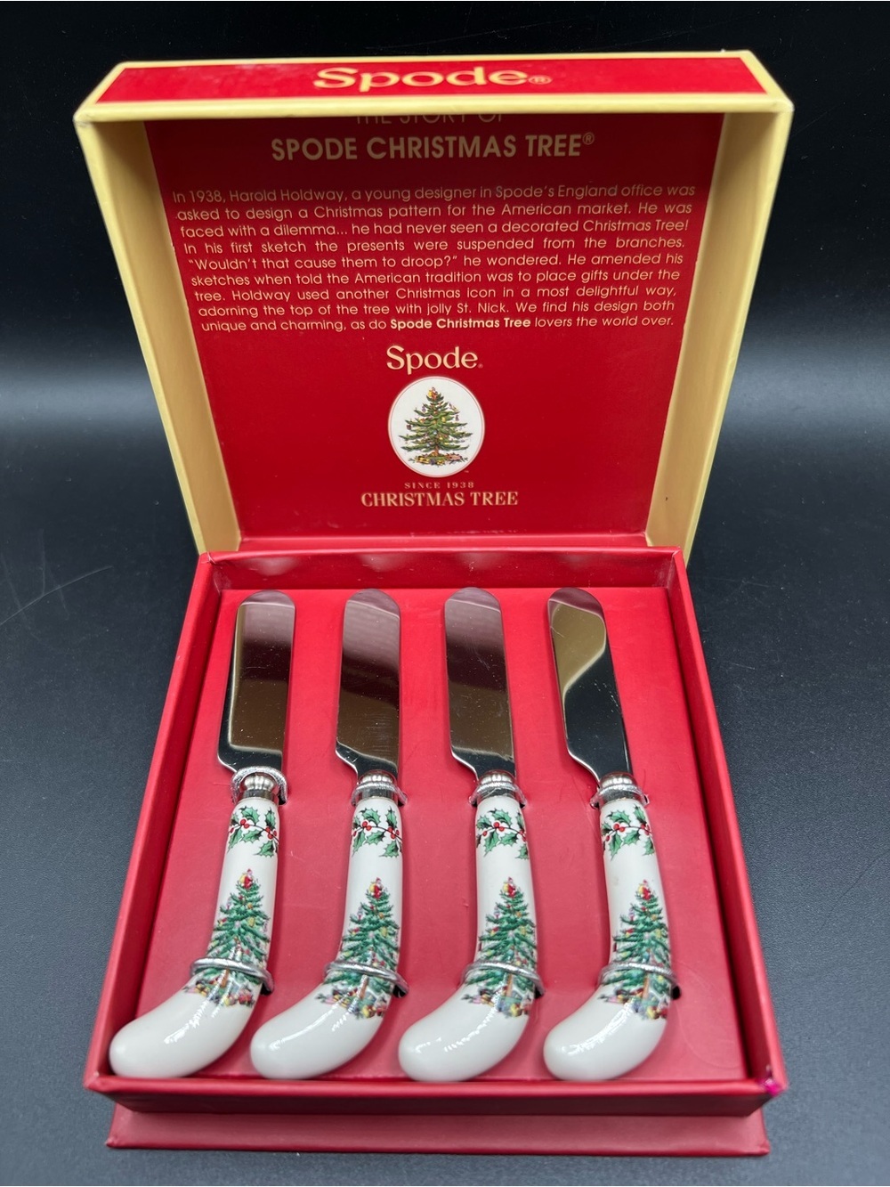 Spode Christmas Tree Set of 4 Spreaders Holiday Appetizer Spreaders NEW